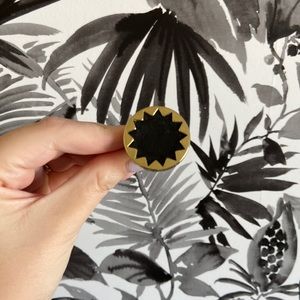 House of Harlow Black Cocktail ring